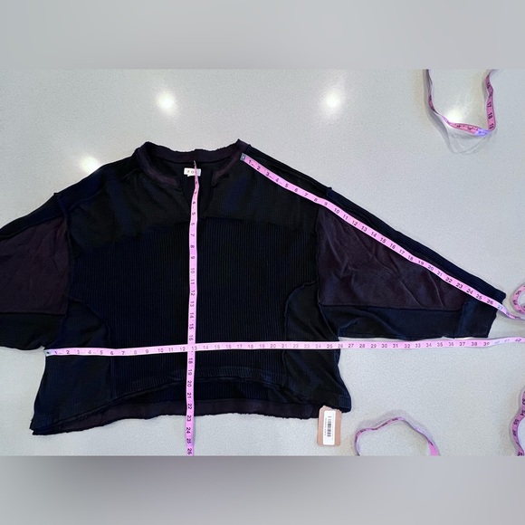 NWT POL Black Brown Waffle Knit Comfy Boyfriend Oversized Top Raw Edges Sz Small - Picture 3 of 8